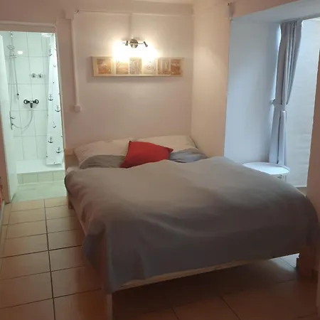 Gemuetliches Studio-apartment Fuer 2 Personen In Toplage Apartment Cologne