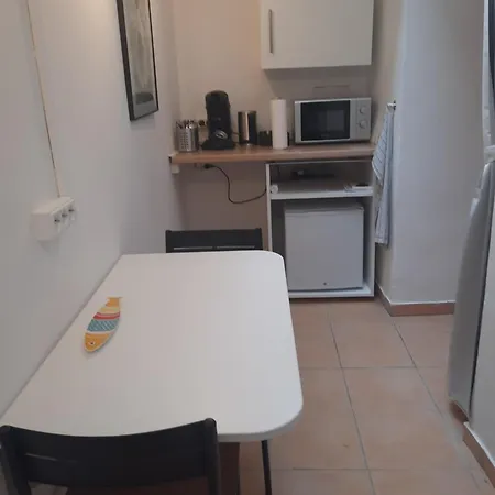 Apartment Gemuetliches Studio-apartment Fuer 2 Personen In Toplage *