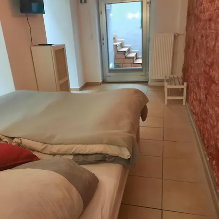 Gemuetliches Studio-apartment Fuer 2 Personen In Toplage * Cologne